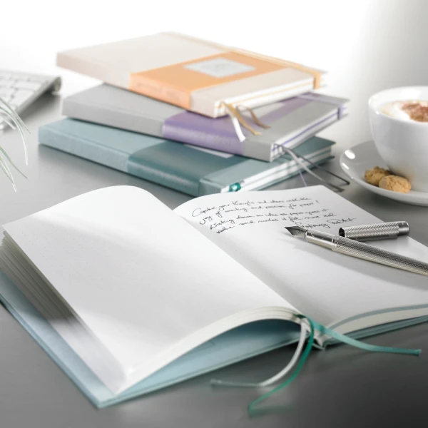 1584_by_Hahnemuehle__Notizbuch_Mood_mit_FirstEdition_Fueller